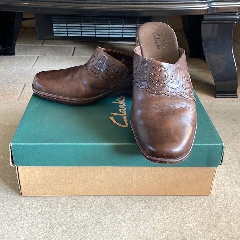 Clarks Embossed Brown Leather Clogs
